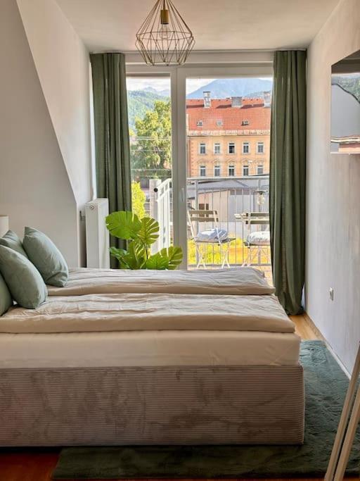 Helle Dachgeschosswohnung Im Zentrum *